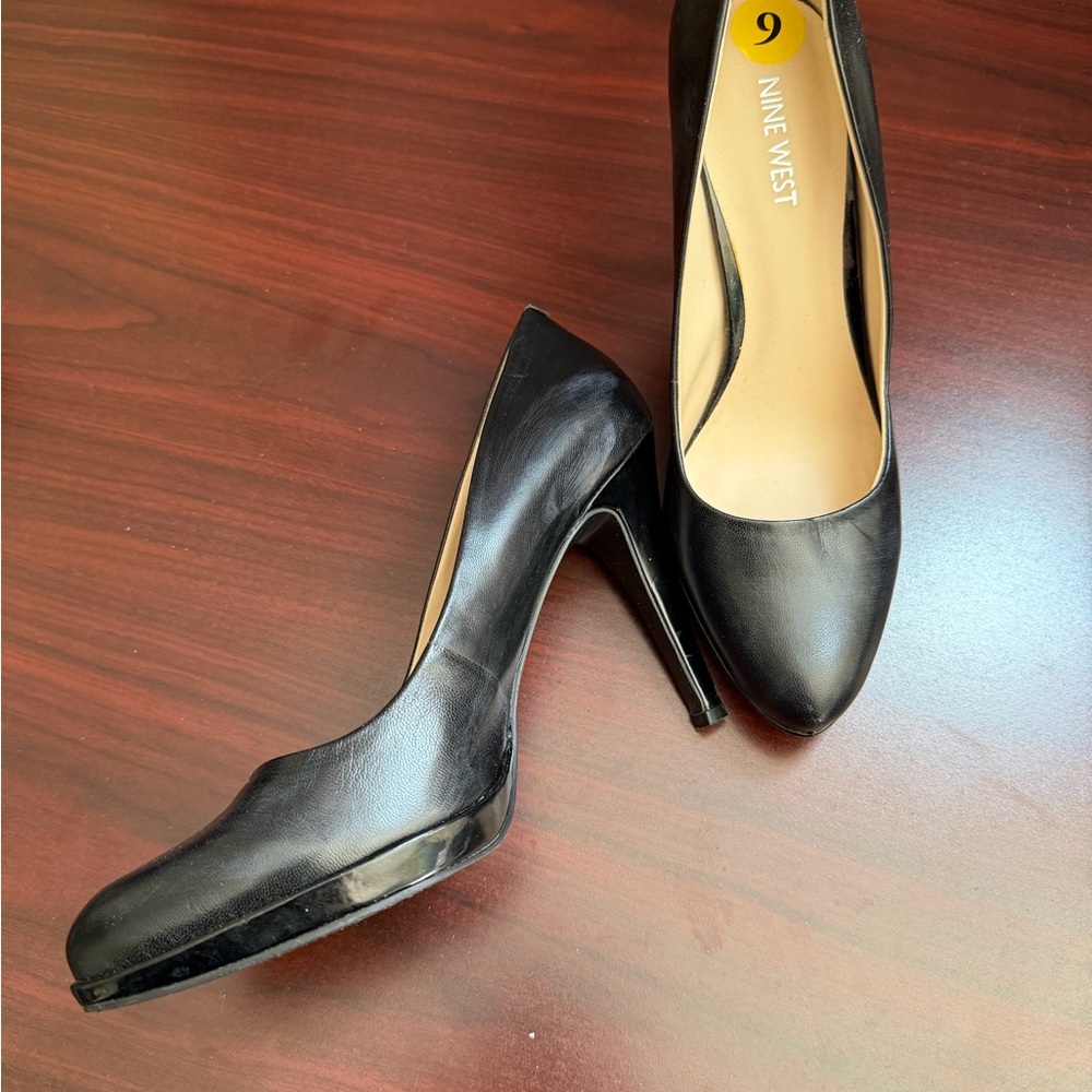 Nine West Classic Black Heels - Picture 3 of 6
